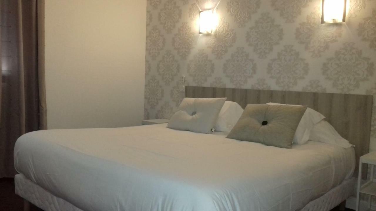 Le Relax Hotel Aurillac Buitenkant foto